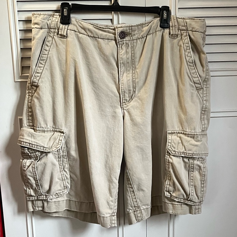 Aeropostale Khaki Cargo Shorts Sz 38